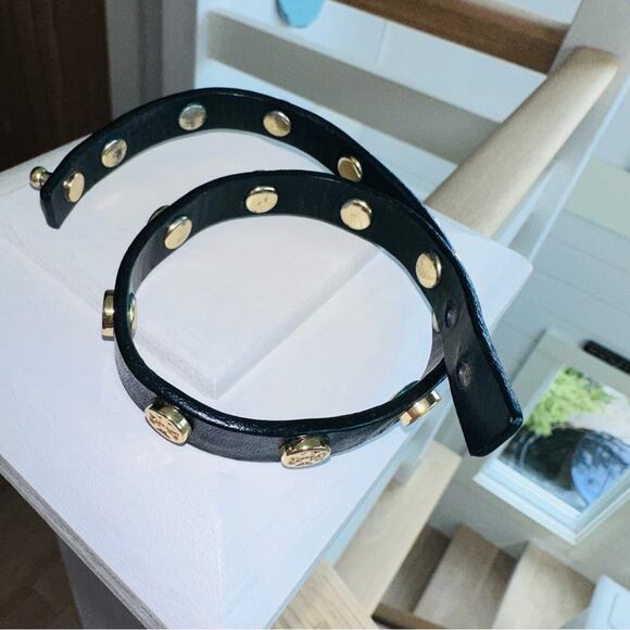 Tory Burch - Leather Double Wrap Logo Studded Bracelet, Black and Gold - Picture 2 of 5